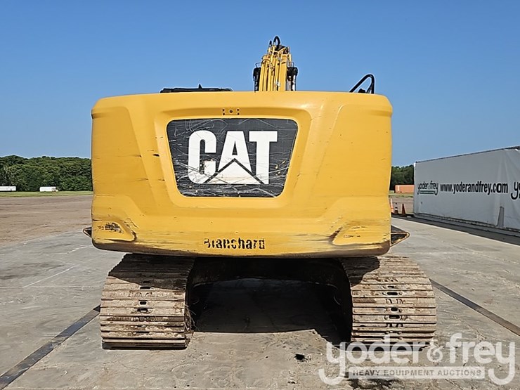 2019-caterpillar-323-image-27