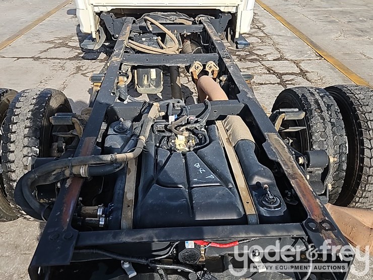 2017-ford-f550-image-14