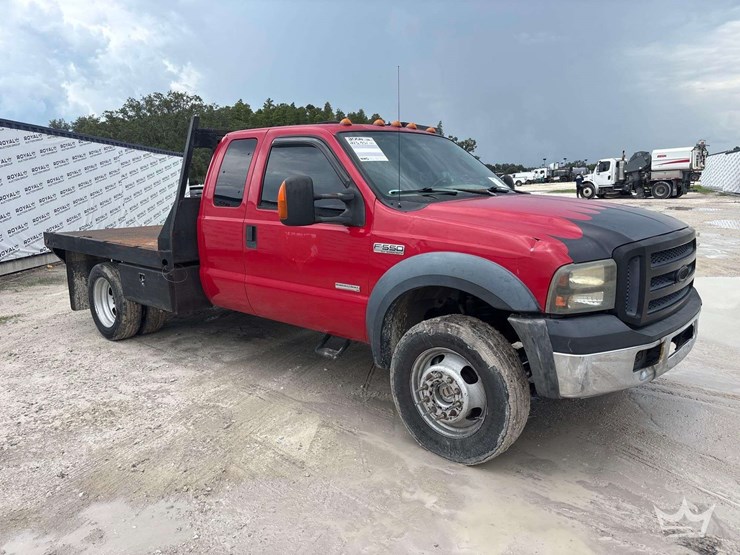 2006-ford-f550-image-2