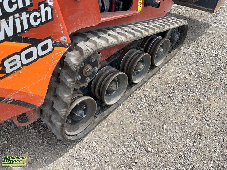 2021-ditch-witch-sk800-image-12