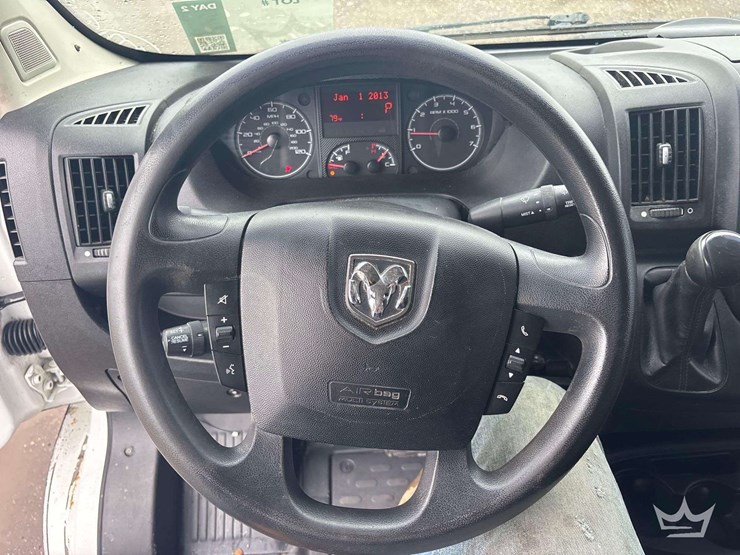 2014-dodge-3500-image-17