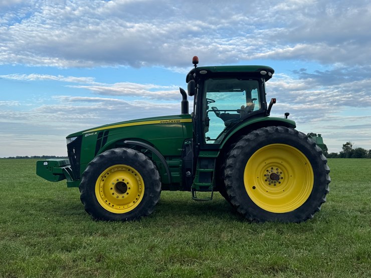 john-deere-8345r-image-2