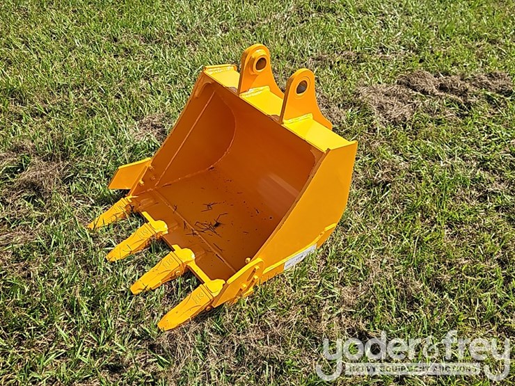 2026-caterpillar-305-image-1