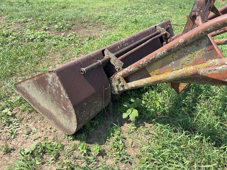 loader-for-farmall-300-or-350-image-17