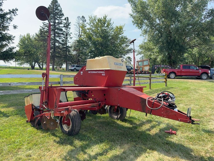 international-400-image-2