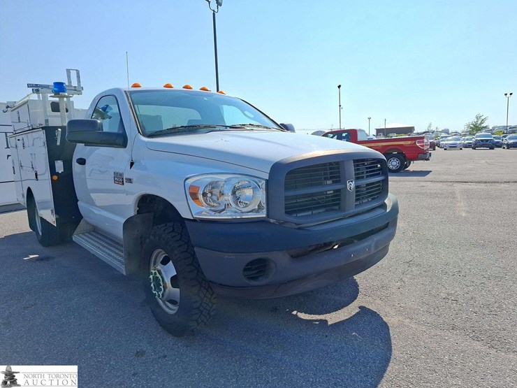 2008-dodge-ram-3500-image-3