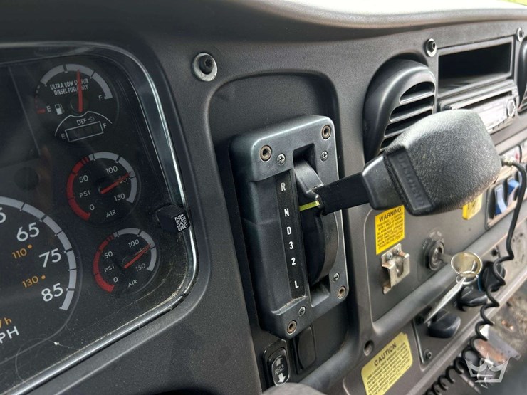 2016-freightliner-b2-image-35