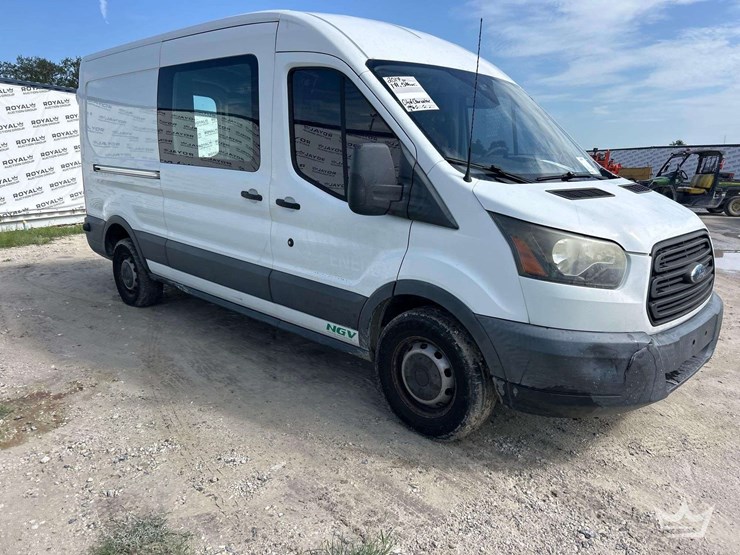 2017-ford-transit-image-2