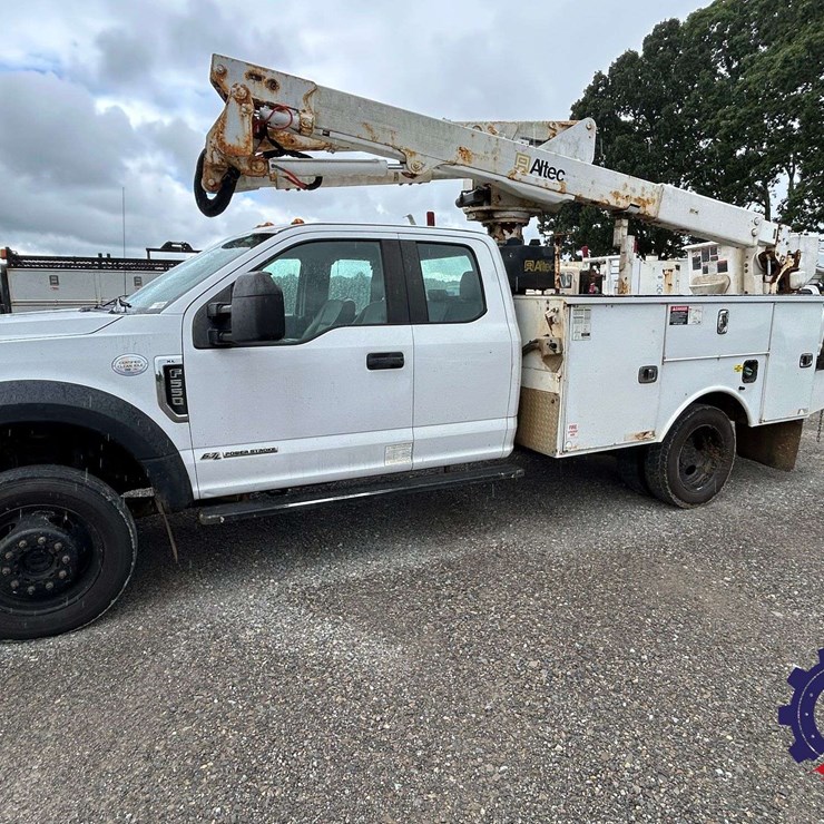 2017 FORD F550 XL