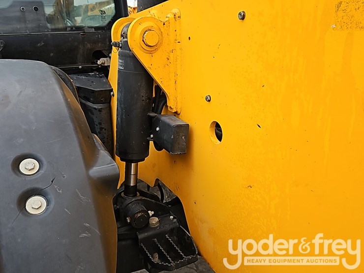 2016-jcb-512-56-image-21