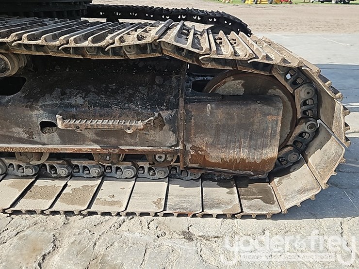 2019-caterpillar-323-image-12