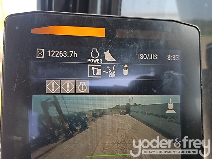 2019-caterpillar-323-image-39