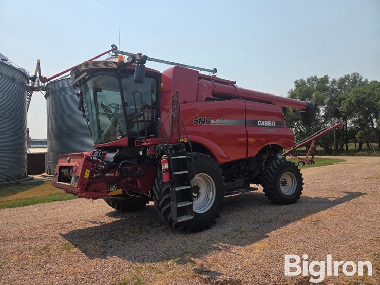 2014-case-ih-5140-image-3