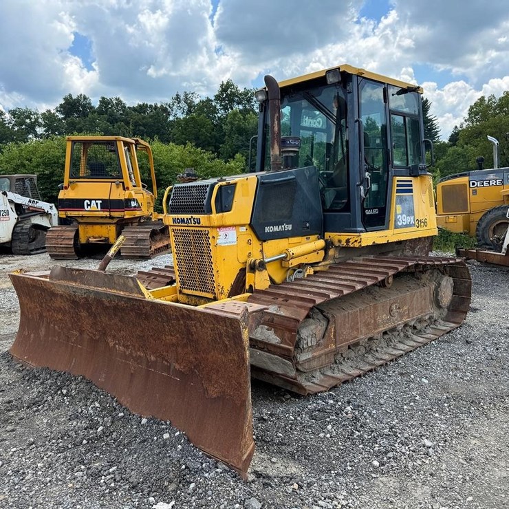 KOMATSU D39PX-21