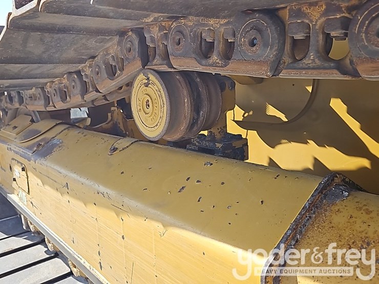 2022-caterpillar-d3-lgp-image-18