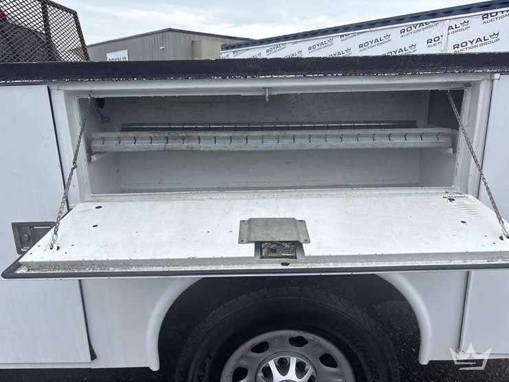 2018-chevrolet-silverado-3500hd-image-19