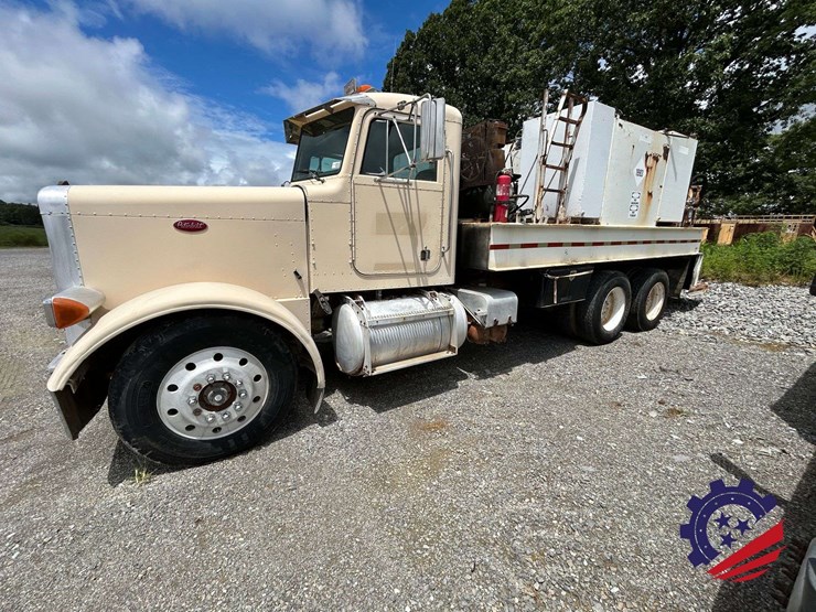 1987-peterbilt-379-image-1