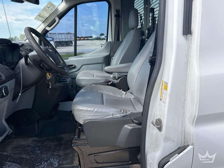 2017-ford-transit-image-13