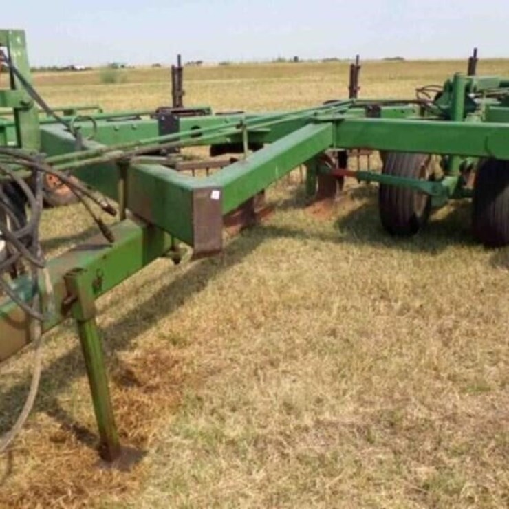 BLANCHARD 7 BOTTOM MO-BOARD PLOW