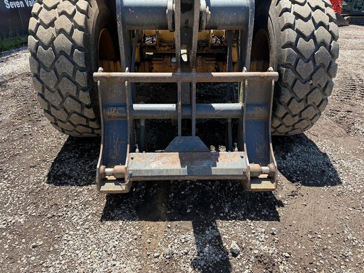 2008-deere-344j-image-9