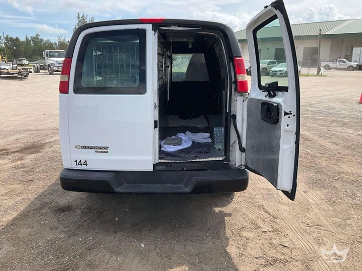 2014-chevrolet-express-2500-image-27