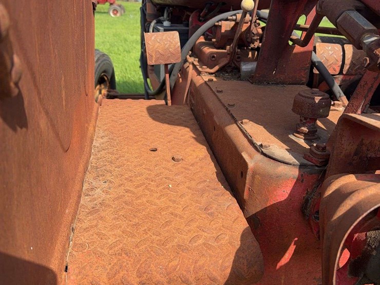 massey-ferguson-44-image-36