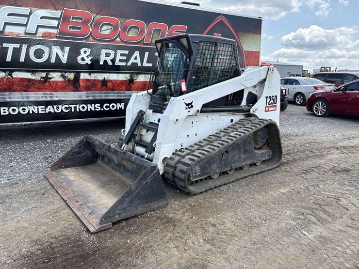 bobcat-t250-image-1