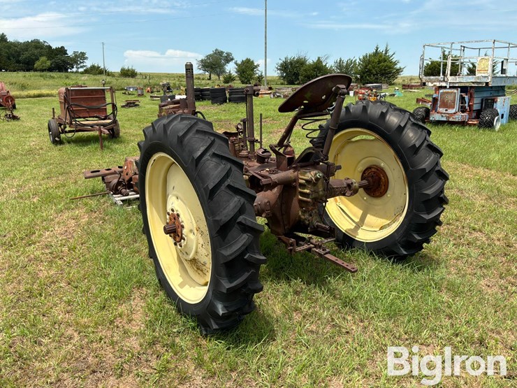 john-deere-b-image-7