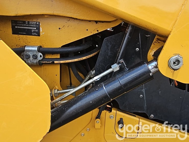 2021-caterpillar-289d3-image-18