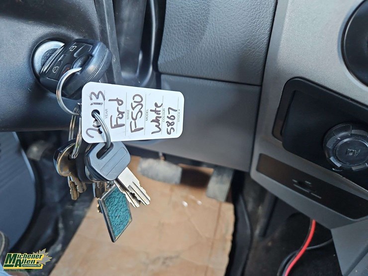 2013-ford-f550-image-26
