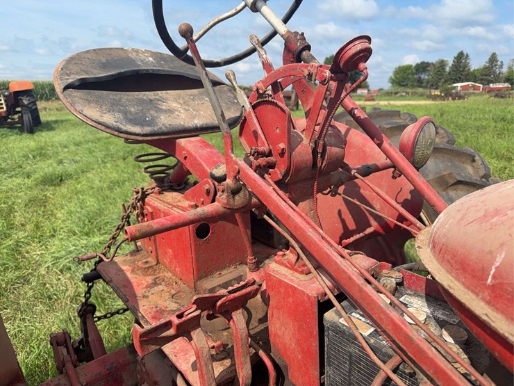 farmall-200-image-30