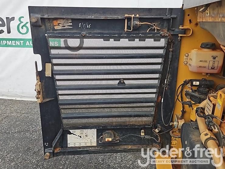 2023-caterpillar-289d3-image-19