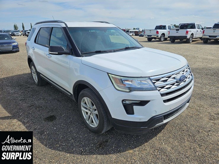 2019-ford-explorer-xlt-image-32