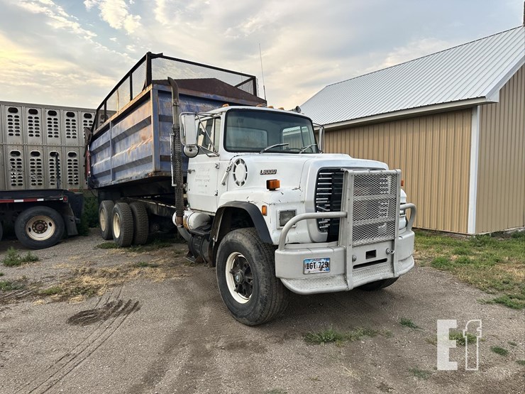 1988-ford-l9000-image-3