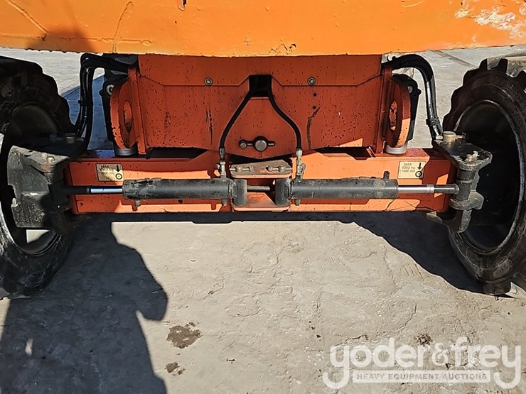 2016-jlg-600s-image-17