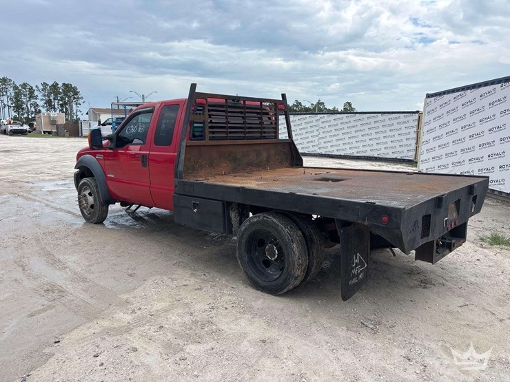 2006-ford-f550-image-4