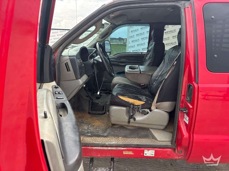 2006-ford-f550-image-15