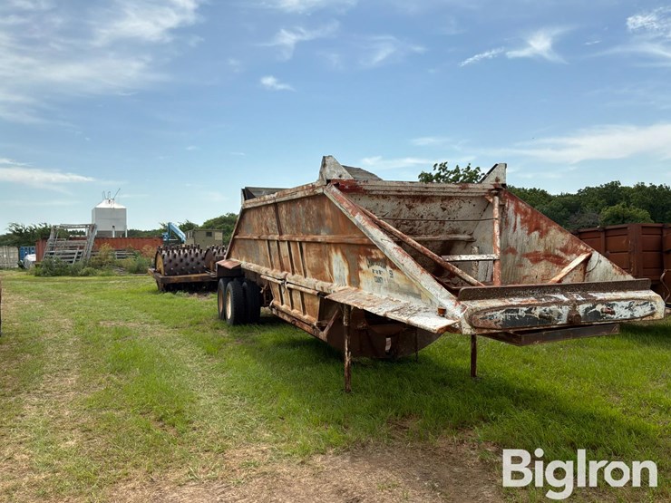 1974-king-load-image-3