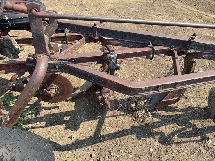 mccormick-deering-four-bottom-pull-tyle-mold-board-plow-image-10