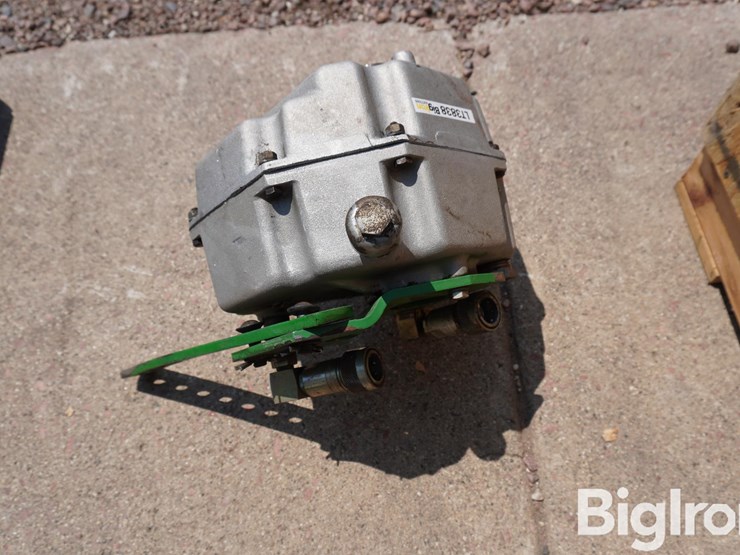 1000-pto-hydraulic-planter-pump-image-12