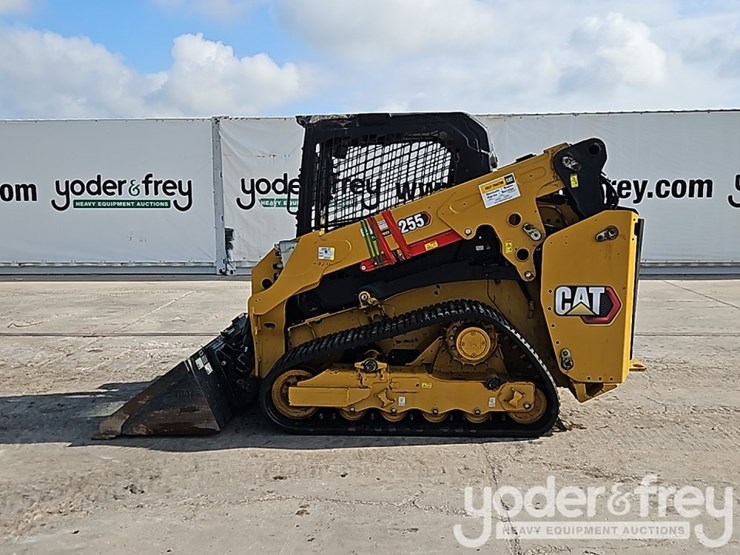 2025-caterpillar-255-image-2