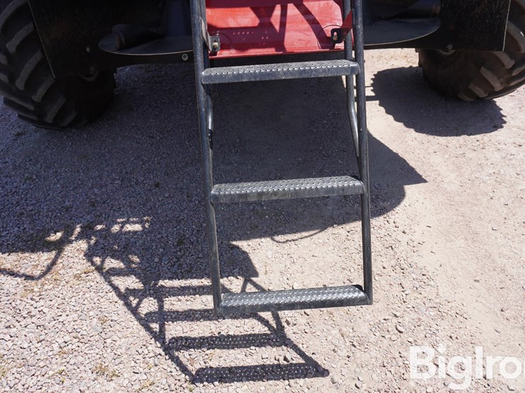 2014-case-ih-5140-image-9