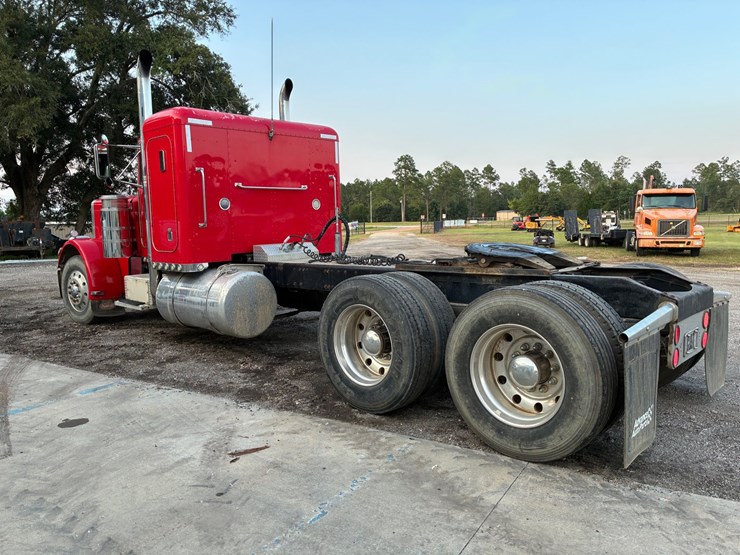 1982-peterbilt-359-image-4