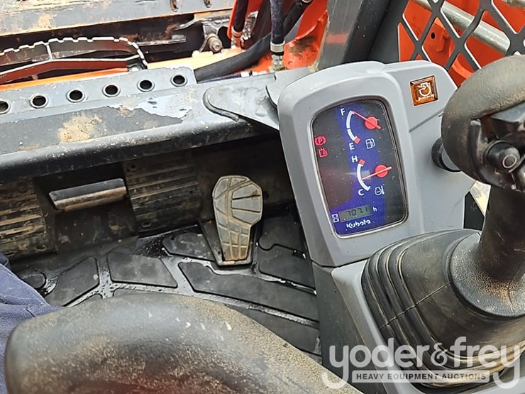 2024-kubota-svl65-2-image-30