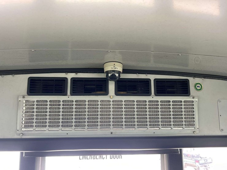 2016-freightliner-b2-image-16