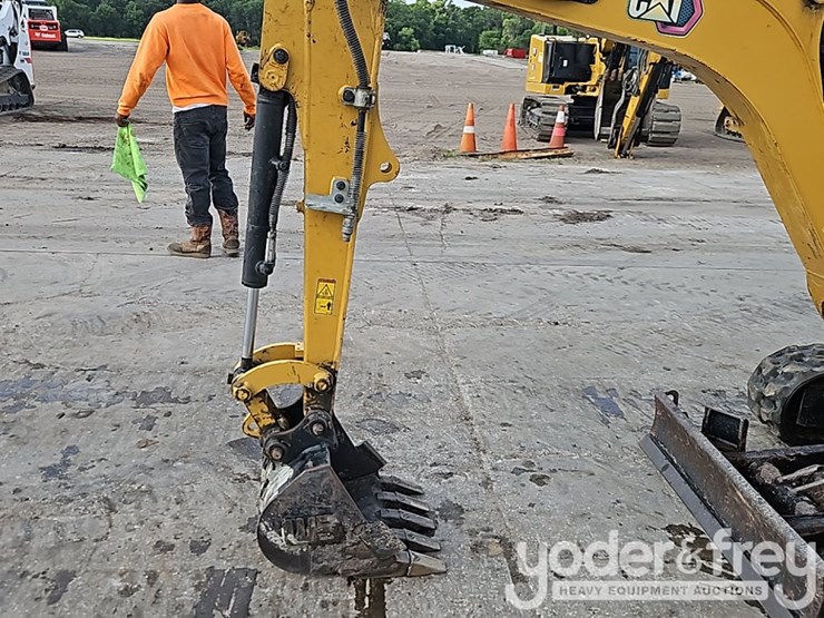 2022-caterpillar-301.7cr-image-16