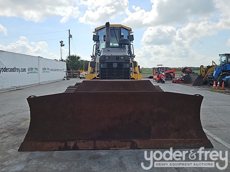 2019-deere-750k-lgp-image-16