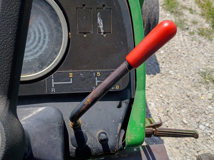 john-deere-2940-image-33