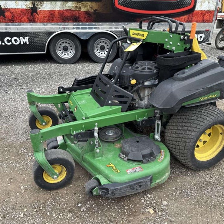 JOHN DEERE M