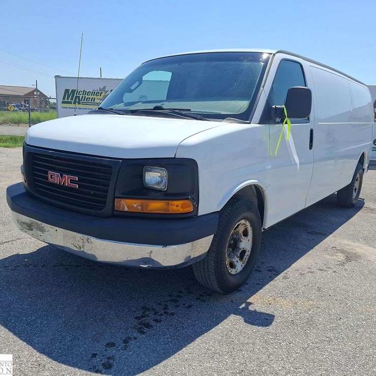 2017 GMC Savana Cargo Van
